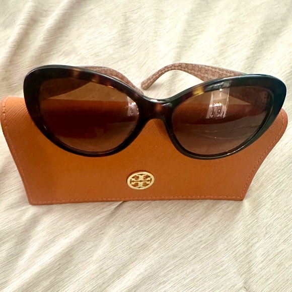 Tory Burch Cat-Eye Tortoise Sunglasses, Style TY7136 - Picture 10 of 12